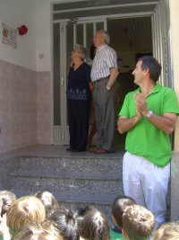 Descubriendo la placa conmemorativa